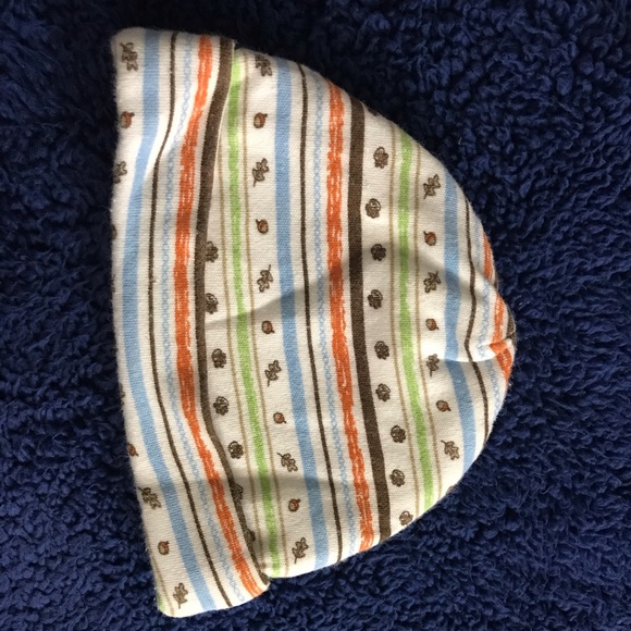 Baby’s hat - Picture 1 of 2